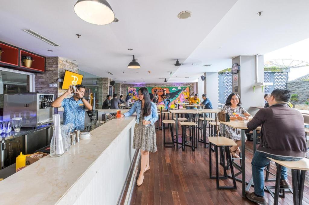 Royal Bay Hotel Makassar Ngoại thất bức ảnh