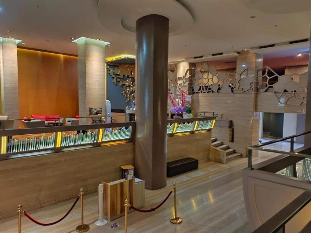 Royal Bay Hotel Makassar Ngoại thất bức ảnh