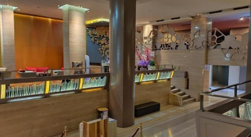 Royal Bay Hotel Makassar Ngoại thất bức ảnh