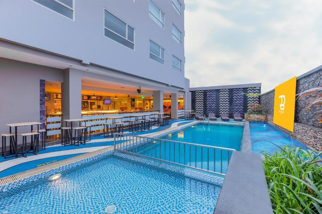 Royal Bay Hotel Makassar Ngoại thất bức ảnh