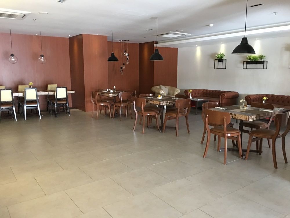 Royal Bay Hotel Makassar Ngoại thất bức ảnh