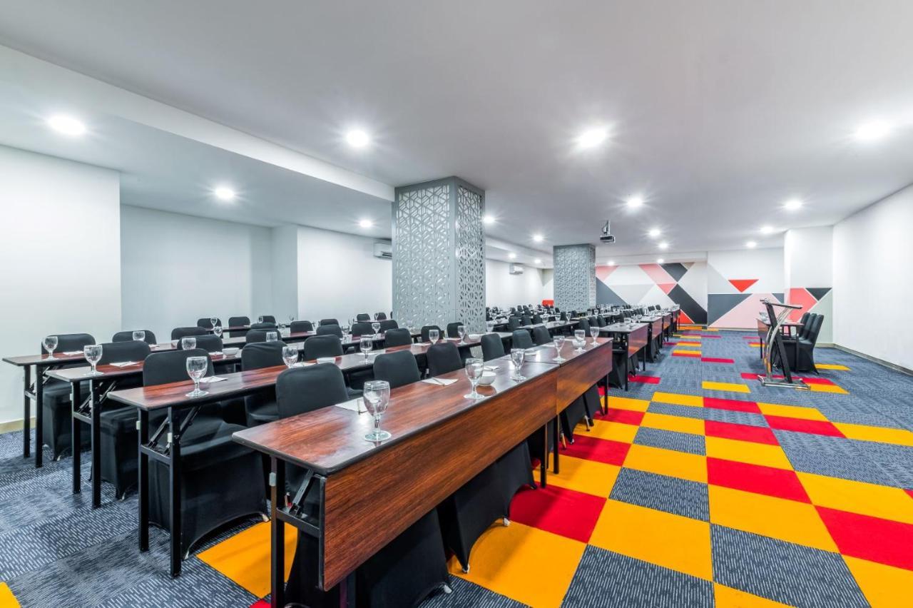 Royal Bay Hotel Makassar Ngoại thất bức ảnh