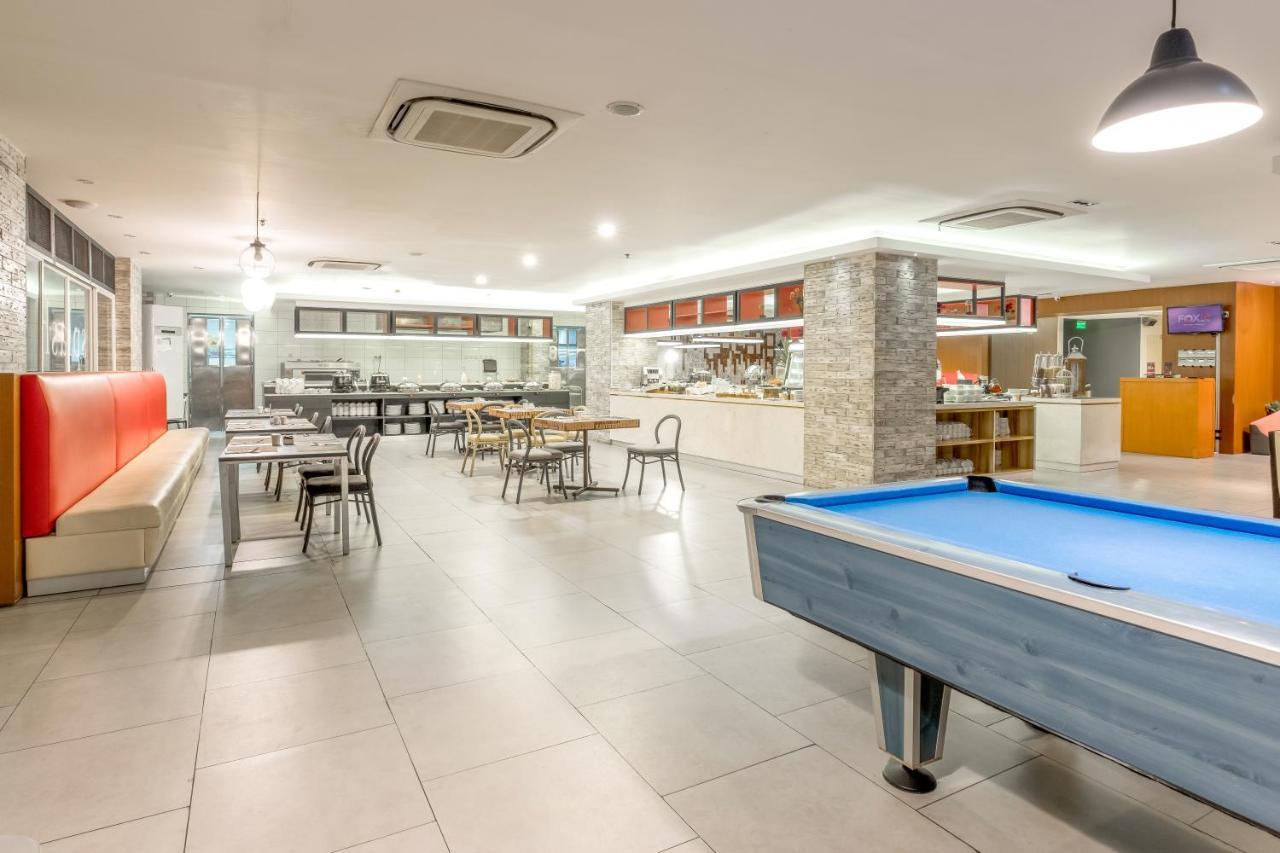 Royal Bay Hotel Makassar Ngoại thất bức ảnh